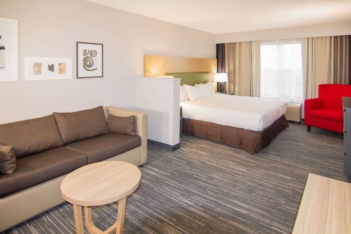 Suite King and Twin Beds (3 of 3)