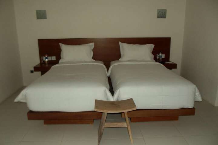 Room 14 of 30