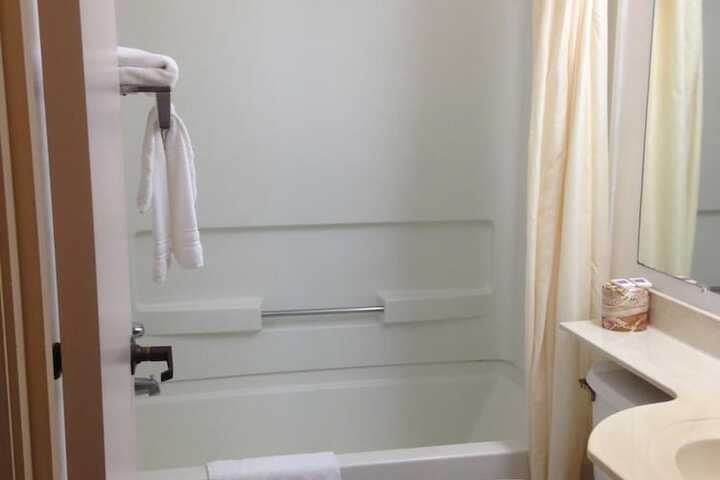 Room 25 of 41