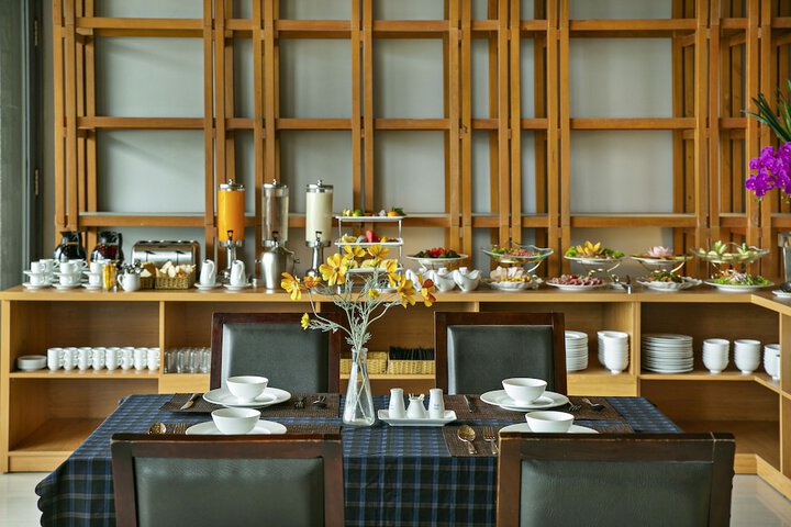 Dining 57 of 62