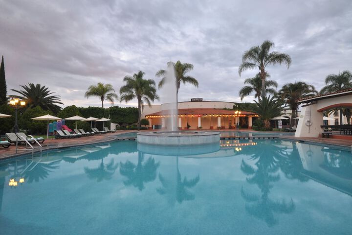 Hotel Pool
