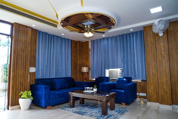 Hotel Interior 9 of 130
