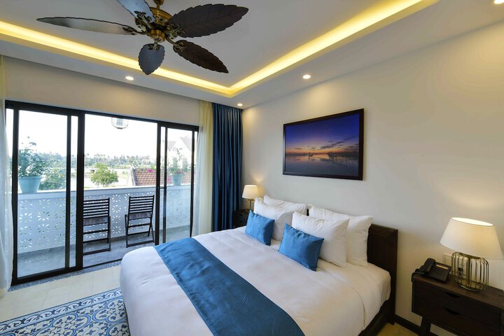 Room 32 of 72
