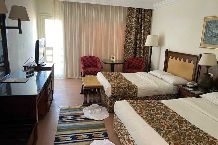 Room 16 of 82