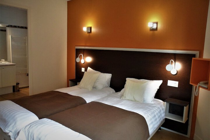 Room 6 of 30