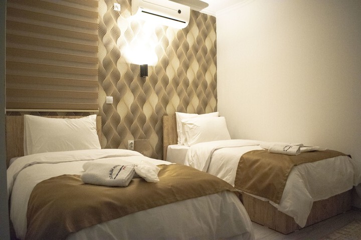 Room 5 of 31