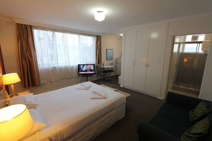 Room 3 of 22