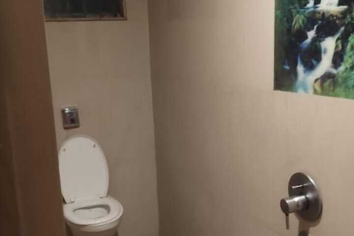 Room 12 of 14