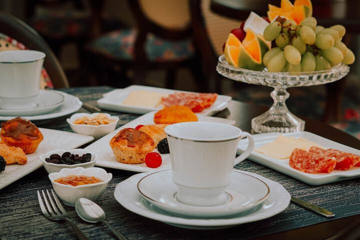 Breakfast/Coffee Service 108 of 136