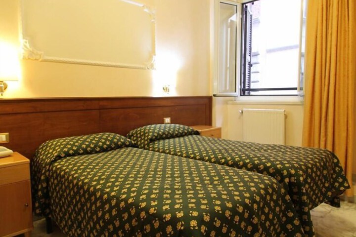 Room 26 of 37