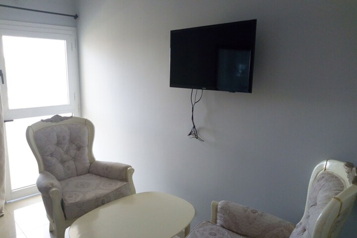 Room 4 of 20