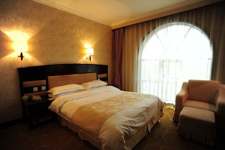 Room 7 of 11