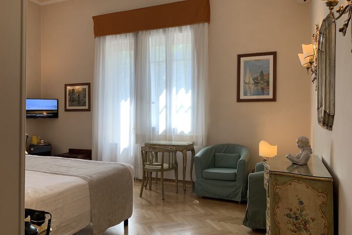 Room 28 of 129