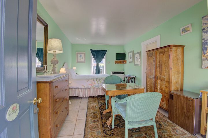 Room 25 of 156
