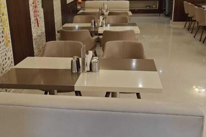 Dining 7 of 9