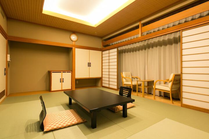 Room 9 of 60