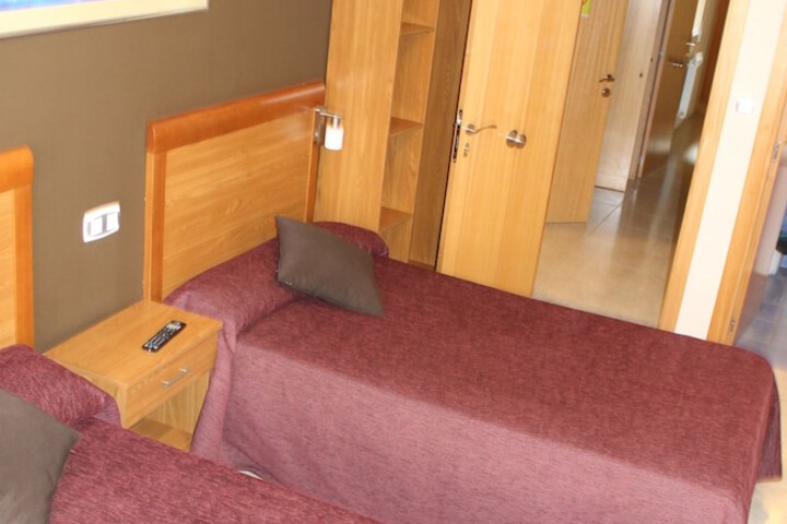 Room 11 of 43