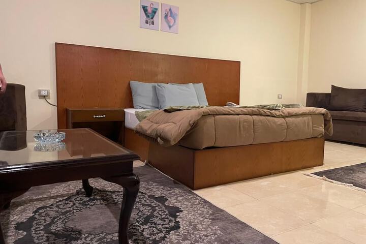 Room 17 of 32