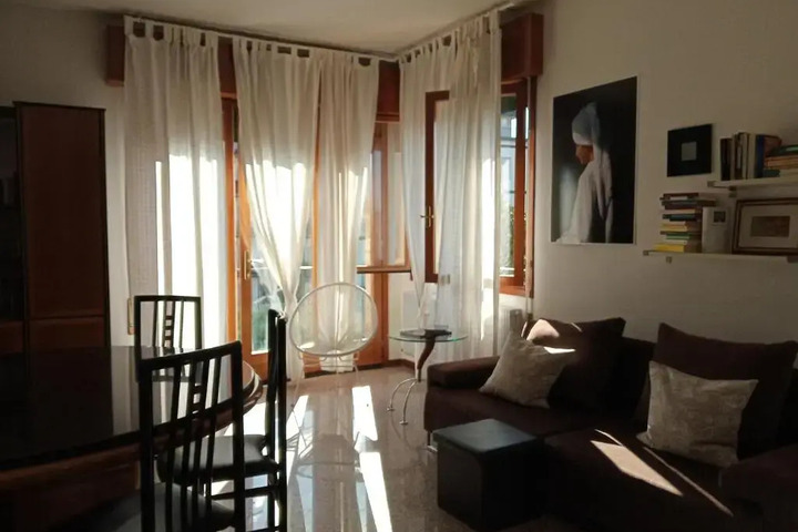 Room 2 of 4