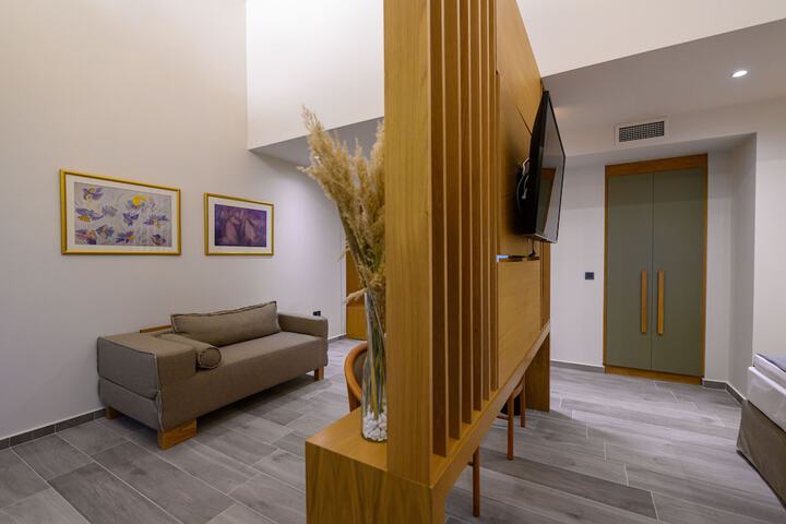 Room 10 of 45
