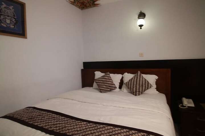Room 4 of 34