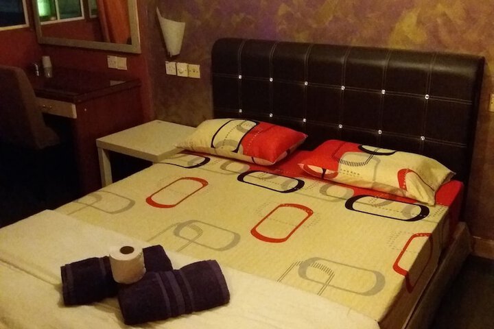 Room 12 of 37