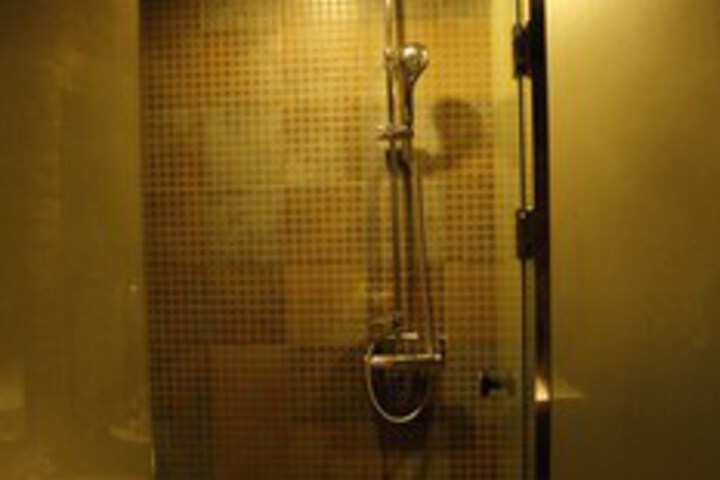 Room 6 of 53