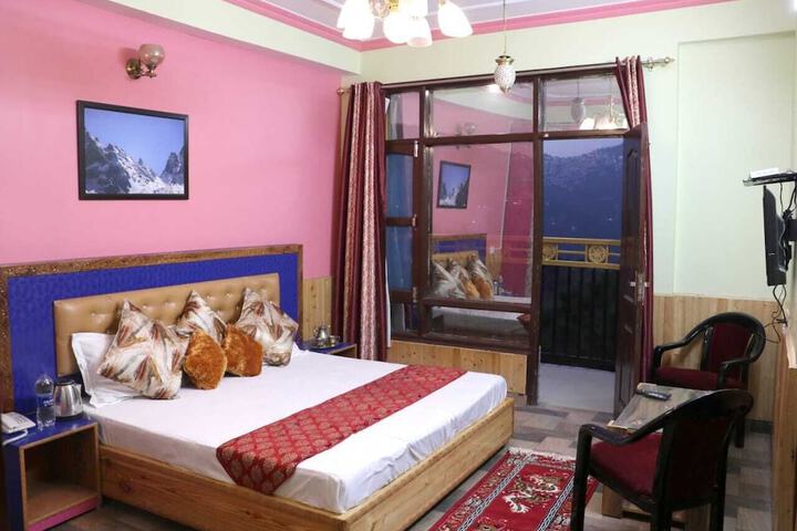 Room 12 of 28