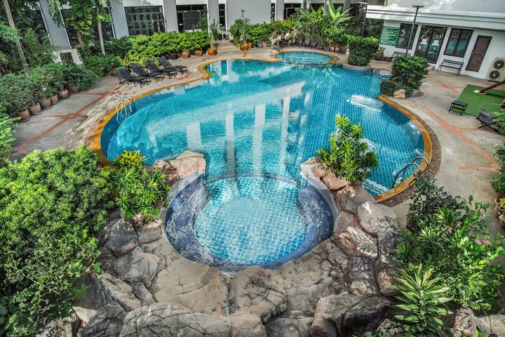 Hotel Pool