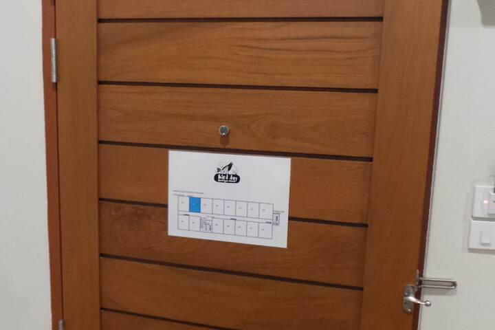 Room 15 of 32