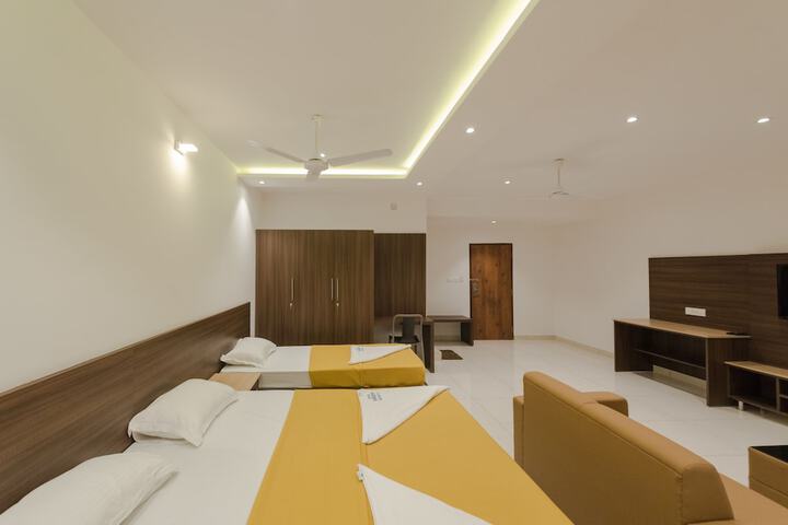 Room 16 of 38
