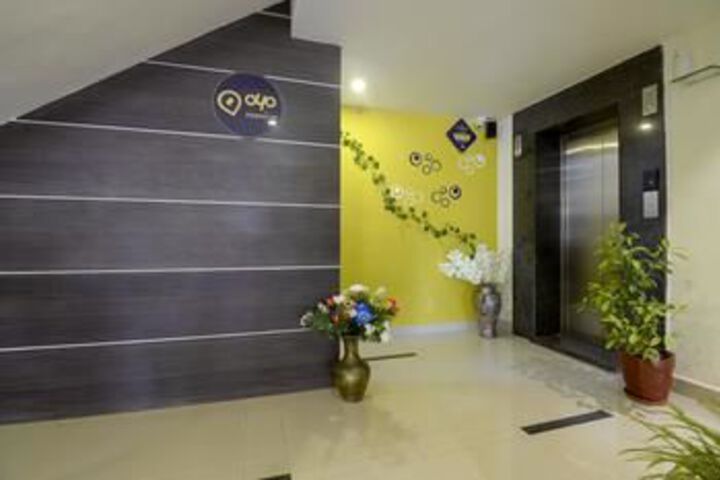 Ballroom/Hall 15 of 20