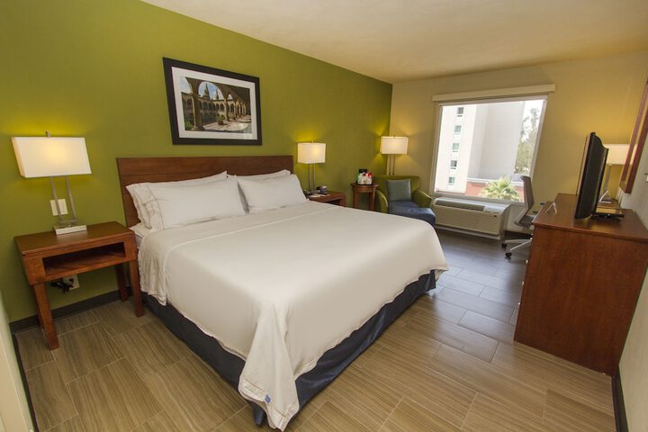 Room 10 of 63