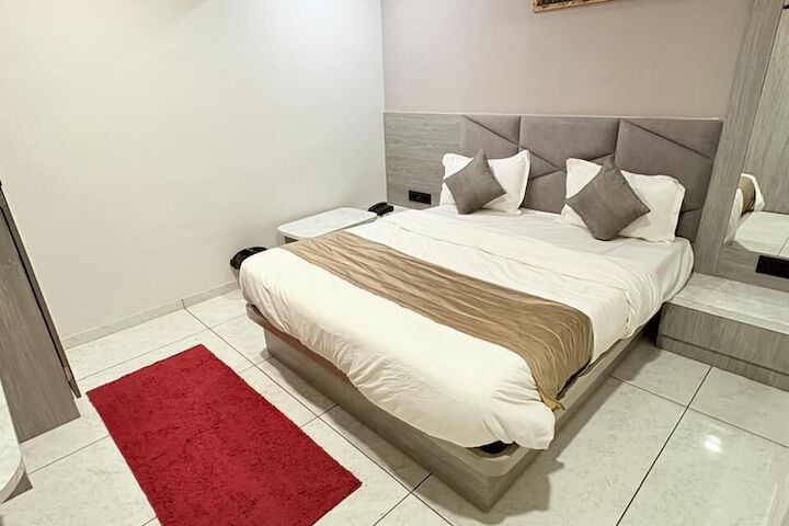 Room 12 of 35