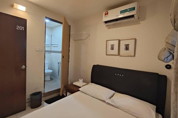Room 21 of 23