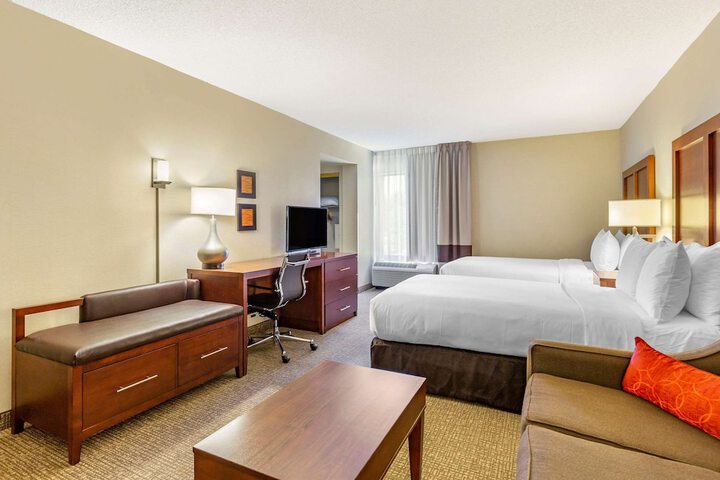 2 Double Beds (13 of 14)