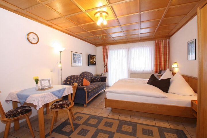 Room 5 of 43