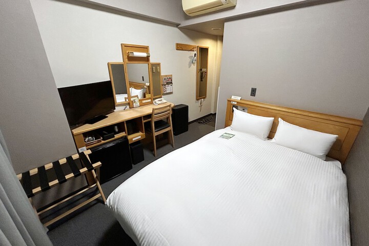 Room 5 of 20