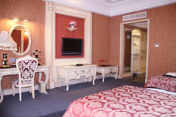 Room 12 of 91