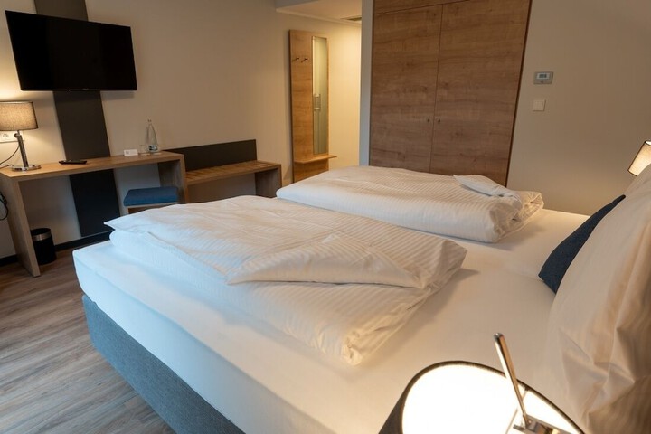 Room 34 of 65