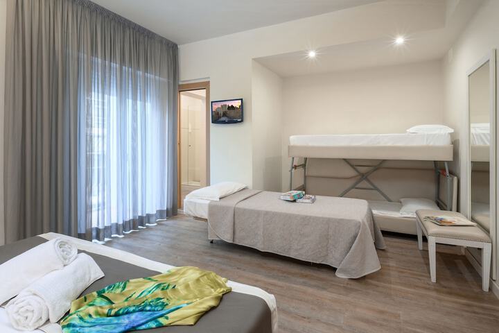Room 8 of 42
