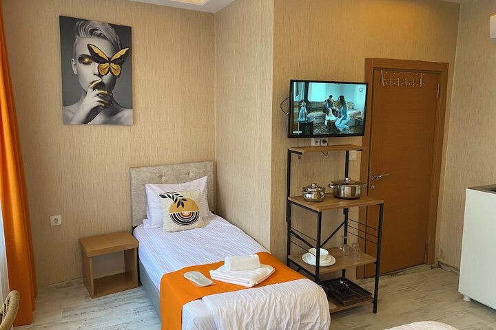 Room 6 of 67