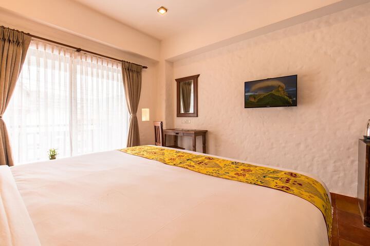 Room 32 of 86
