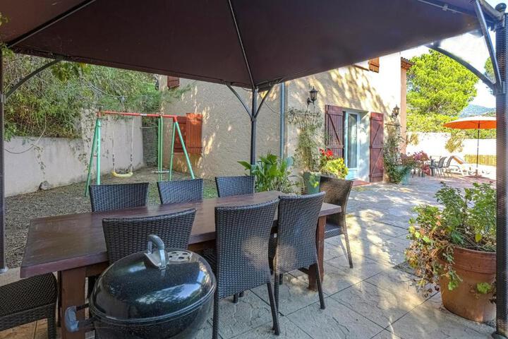 Provencal Holiday Home in Bormes-les-Mimosas with Pool