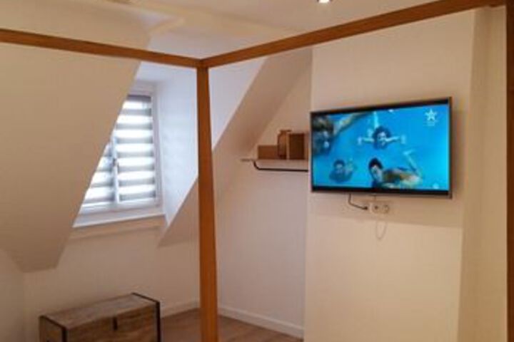 Room 5 of 15