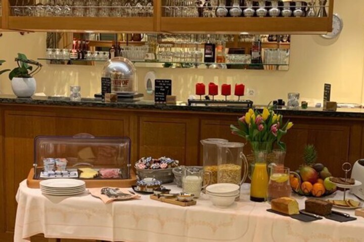 Breakfast/Coffee Service 32 of 61