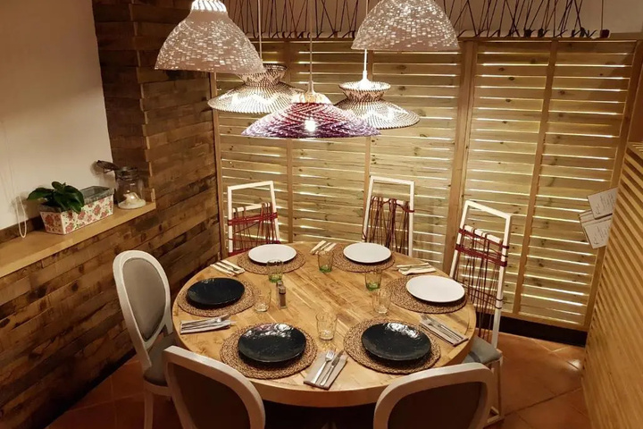 Dining 8 of 8