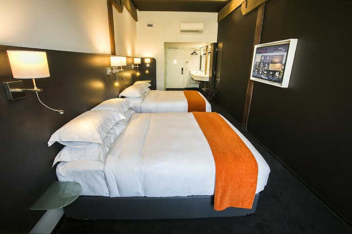 Room 3 of 24