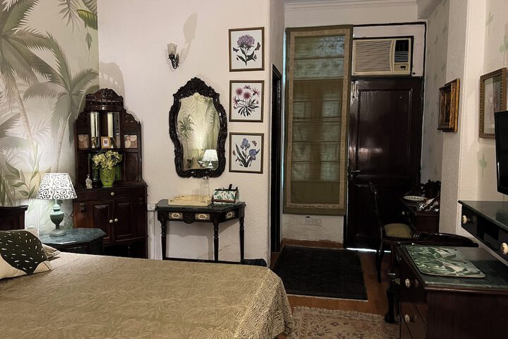 Room 22 of 103