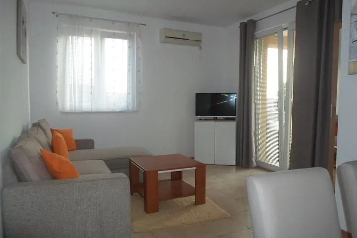 Room 2 of 21